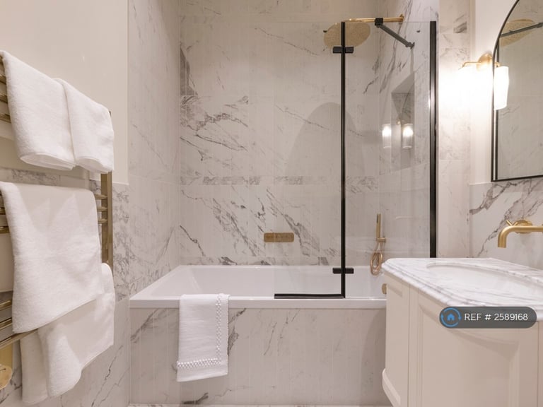 2 bedroom flat in Heath Road, London, TW1 (2 bed) (#2589168)