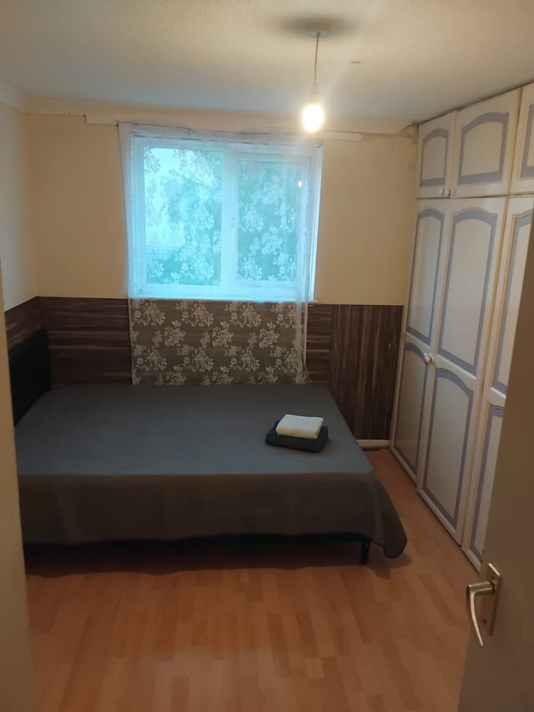 Room to rent chingford E4 6