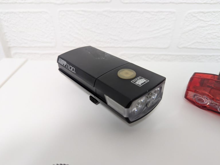 Like New CatEye AMPP1100 Front & CatEye VIZ 450 Rear LED Bicycle lights / FREE LOCAL DELIVERY