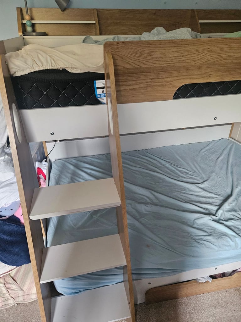 Bunk bed