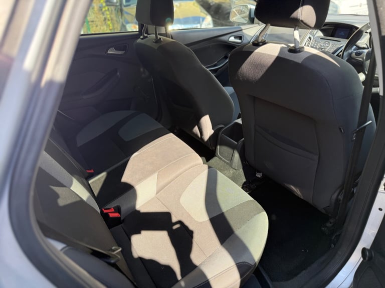 2012 Ford Focus 1.6 Zetec 5dr HATCHBACK Petrol Manual