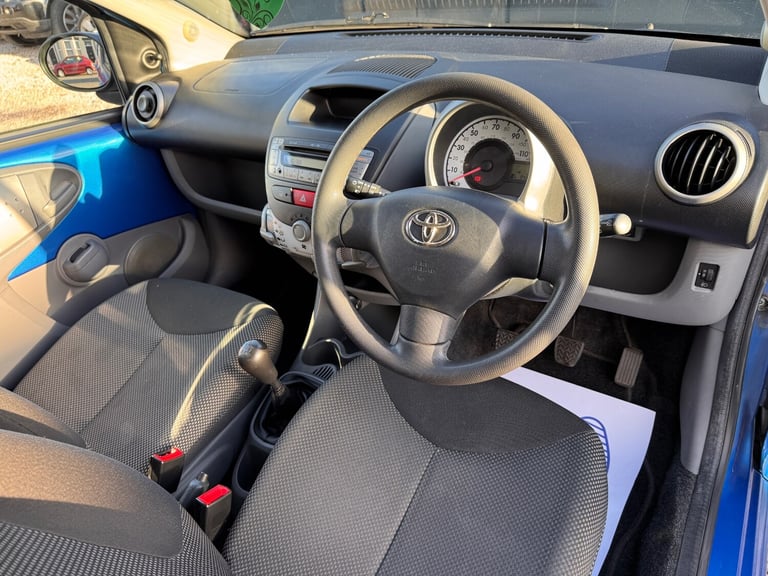 2011 Toyota AYGO 1.0 VVT-i Blue 5dr HATCHBACK Petrol Manual