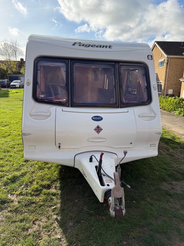  Baily pageant caravan 