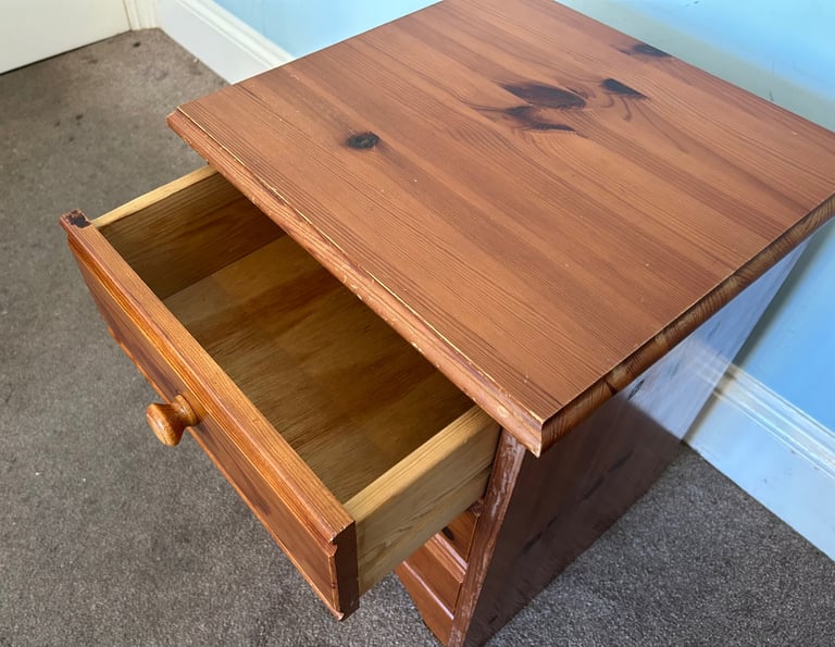 1 Solid Pine Bedside with 3 Drawers Pine Round Handles Curved Plinth H22.5in/57cm  B05