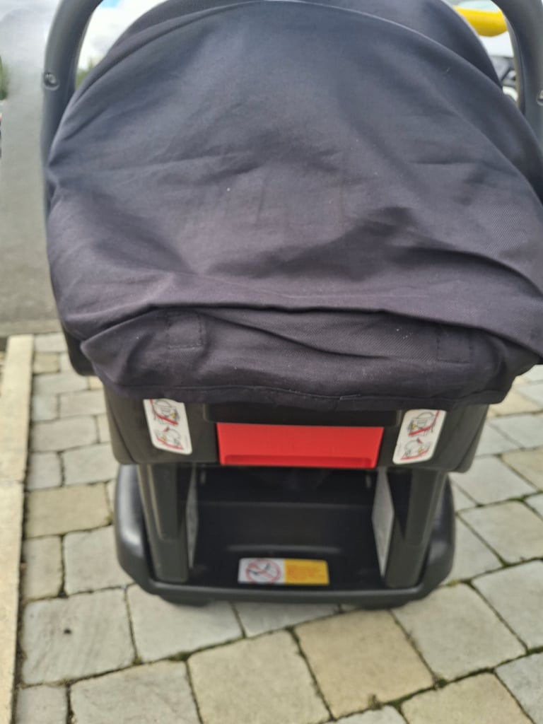 Babytrend Car Seat/Carrier 