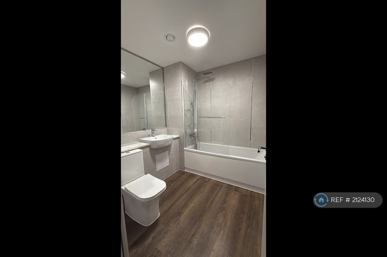 2 bedroom flat in Luton Road, Chatham, ME4 (2 bed) (#2124130)