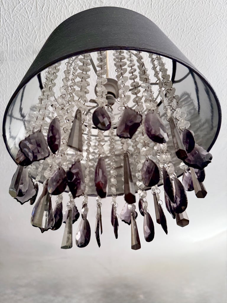 Grey pleated satin shade with drop cristals Measuring 35x 35 cm. Drop crystal plastic 