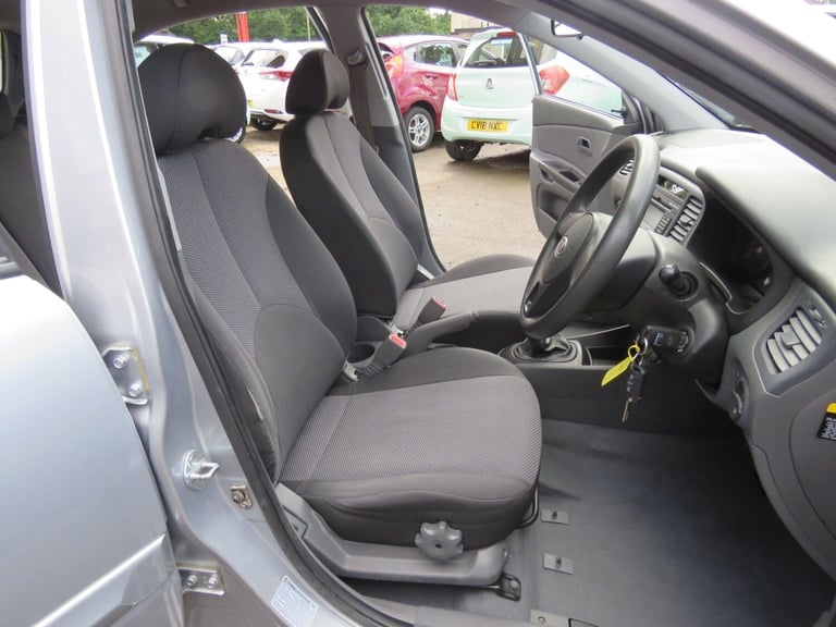 2011 Kia Rio 1.4 2 IPD 5dr HATCHBACK Petrol Manual