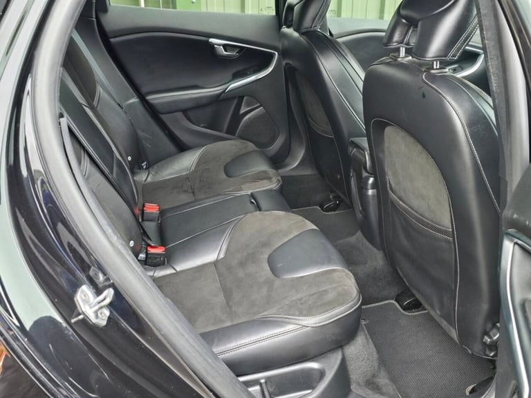 2017 Volvo V40 2.0 D2 R-Design Nav Plus Hatchback 5dr Diesel Manual Euro 6 (s/s) (120 ps) Hatchba...