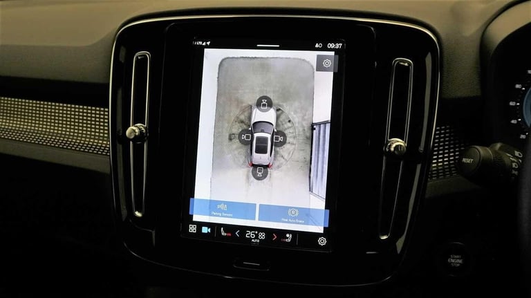 2024 Volvo XC40 Plus, B3 Mild hybrid, Petrol, Dark ESTATE Petrol/Electric Hybrid Automatic