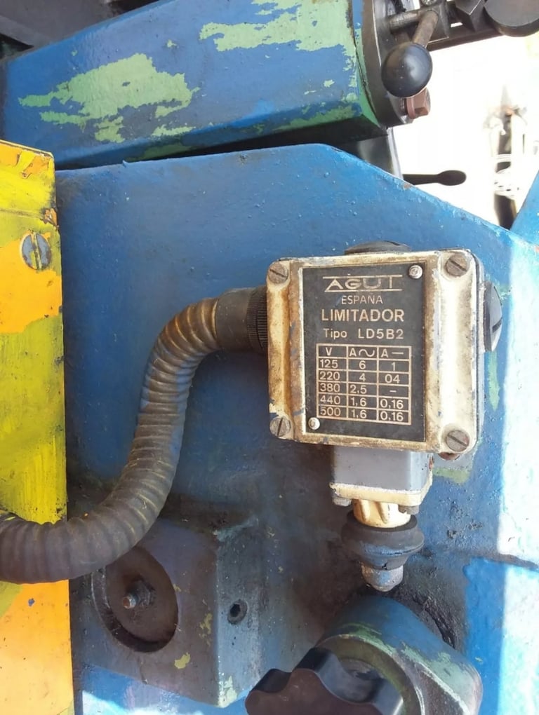 Power hacksaw Bulldog. 200 3ph - 