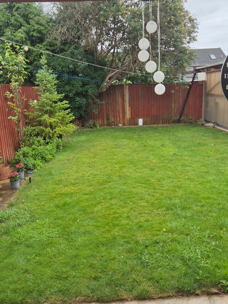 Double room to rent in share house.