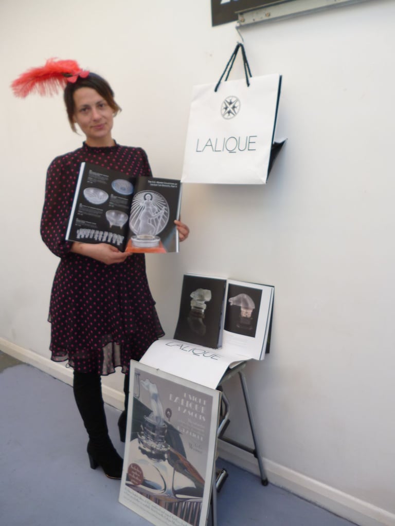 A NON-PROFESSIONAL FEMALE MODEL required for A BOOK PROMOTION