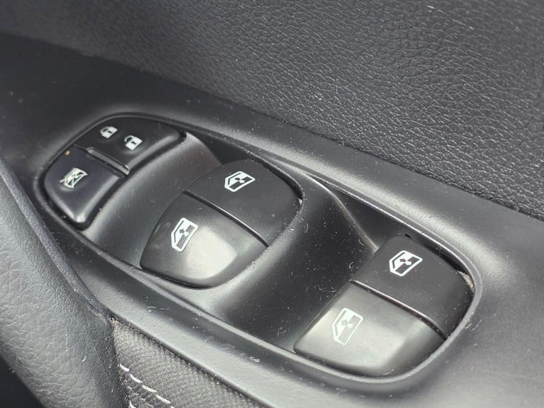 2018 Nissan Qashqai 1.5 dCi N-Connecta Euro 6 (s/s) 5dr HATCHBACK Diesel Manual