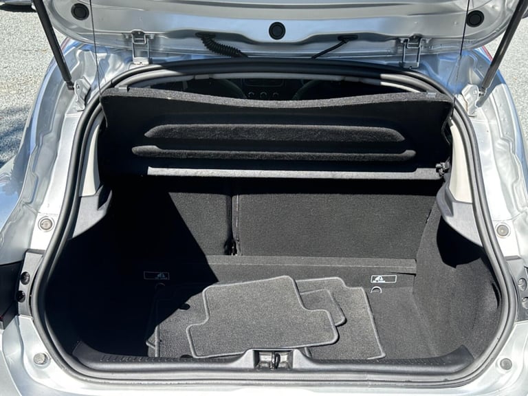 2017 Renault Clio 1.5 Play DCi 90 Diesel Manual 5 Door Hatchback Silver