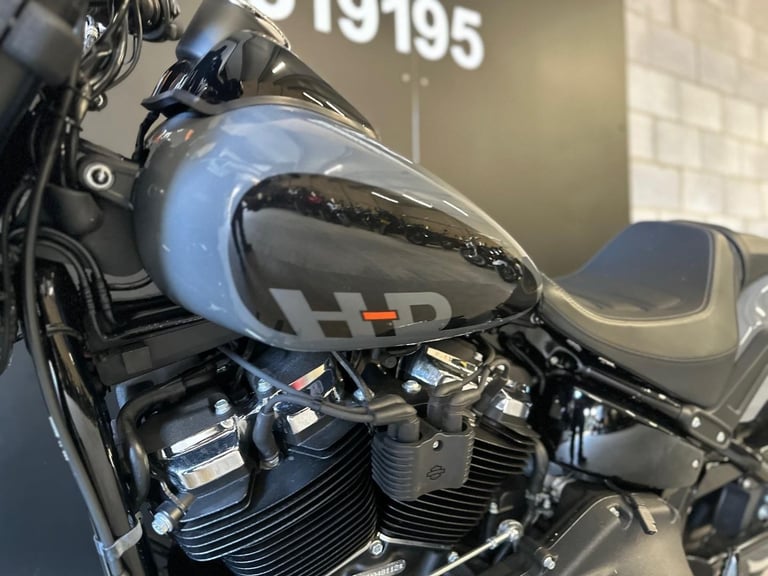 STUNNING ONE OWNER 2023/23 HARLEY-DAVIDSON FXFBS FAT BOB 114 MOTORCYCLE 