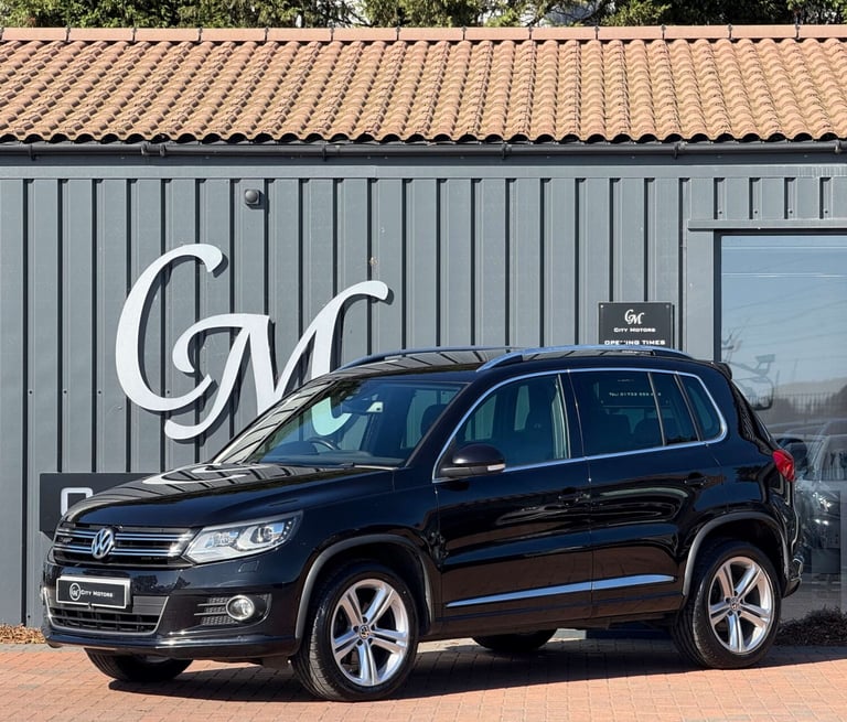 image for 2015 Volkswagen Tiguan 2.0 Tiguan R-Line TDI BlueMotion Technology 4Motion Semi-Auto 4WD 5dr SUV ...