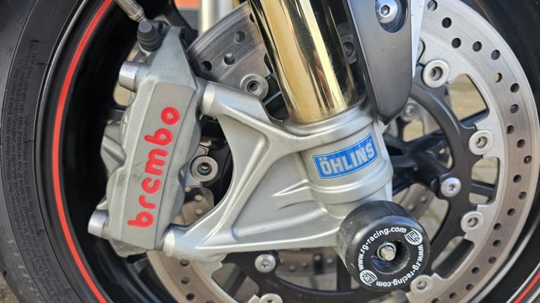 TRIUMPH SPEED TRIPLE R