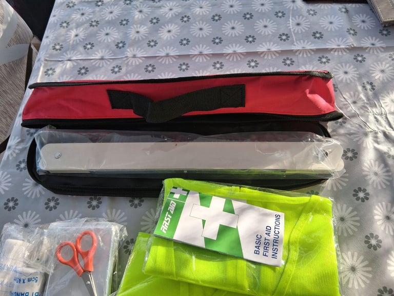 Renault car kit £25 OVNO 