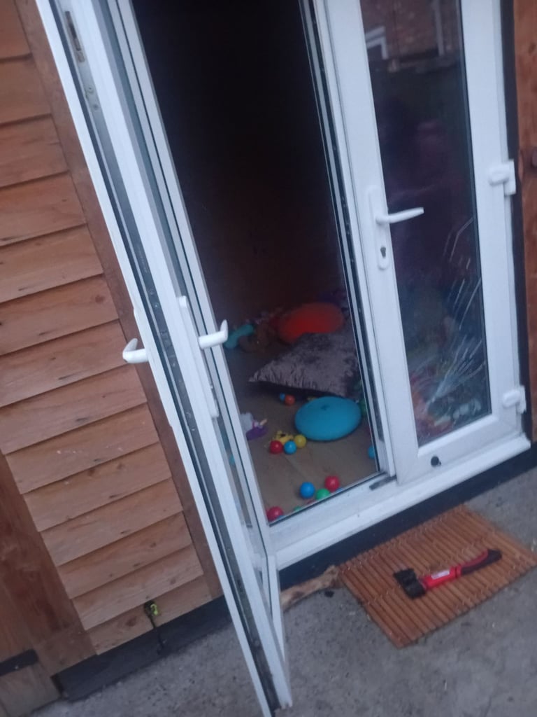 Shed/play room/summer house/man cave 