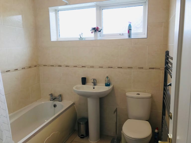 Heaton Bungalow 2 beds Fully Furnished
