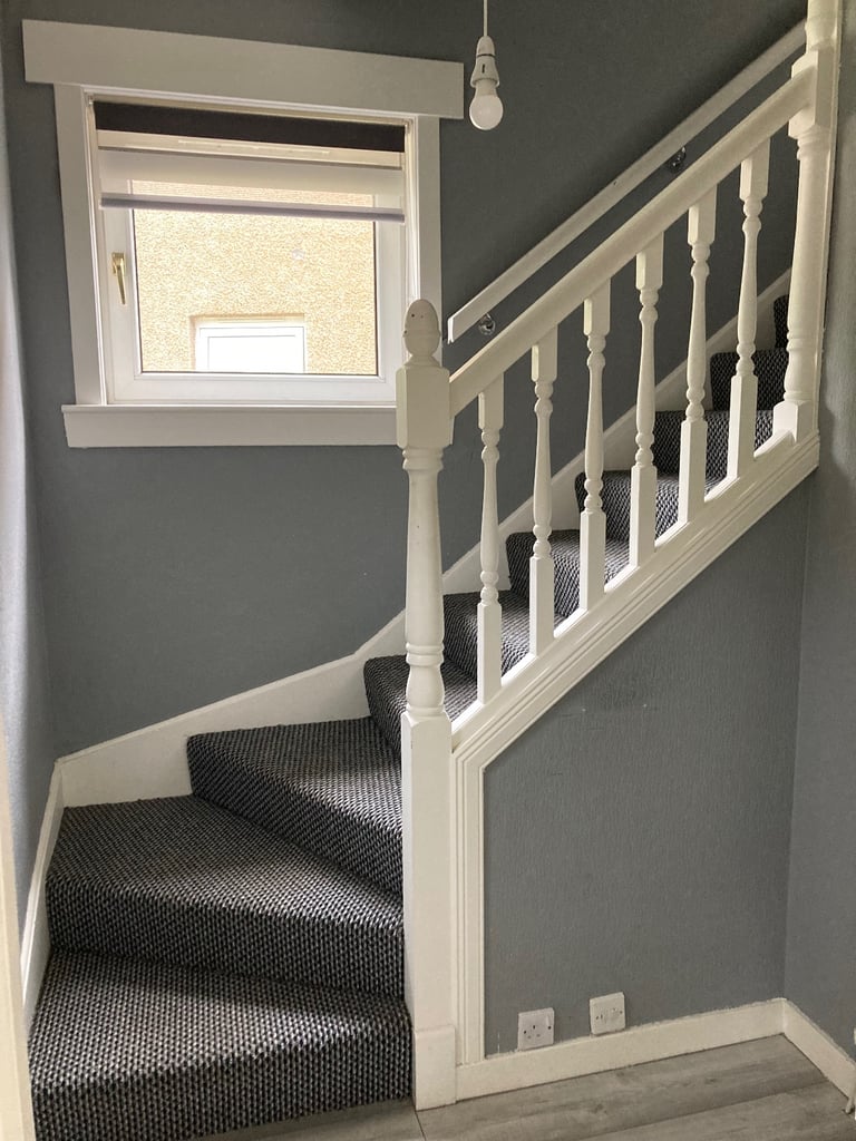 UNFURNISHED 2 Bed House