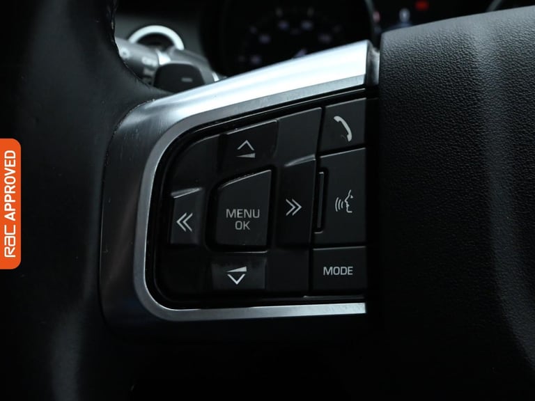 2016 Land Rover Discovery Sport 2.0 TD4 SE Tech SUV 5dr Diesel Auto 4WD Euro 6 (s/s) (180 ps) SUV...