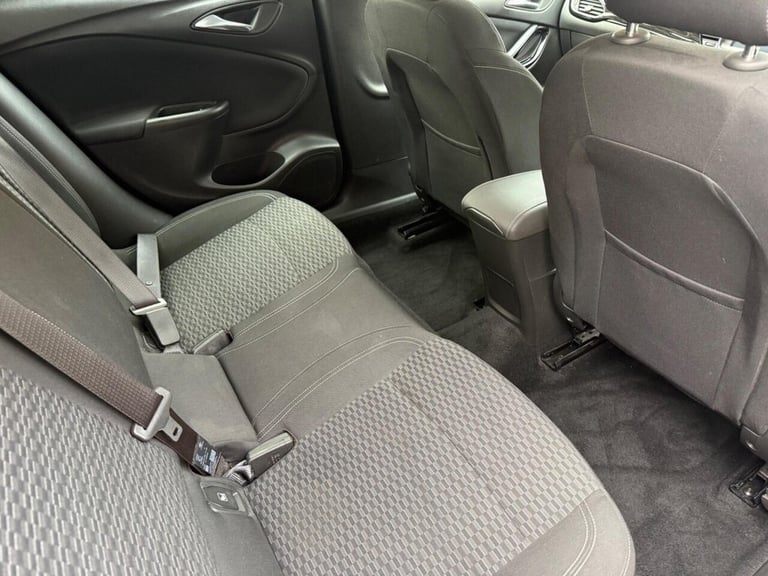 2018 Vauxhall Astra 1.4T 16V 150 SRi 5dr Auto HATCHBACK PETROL Automatic