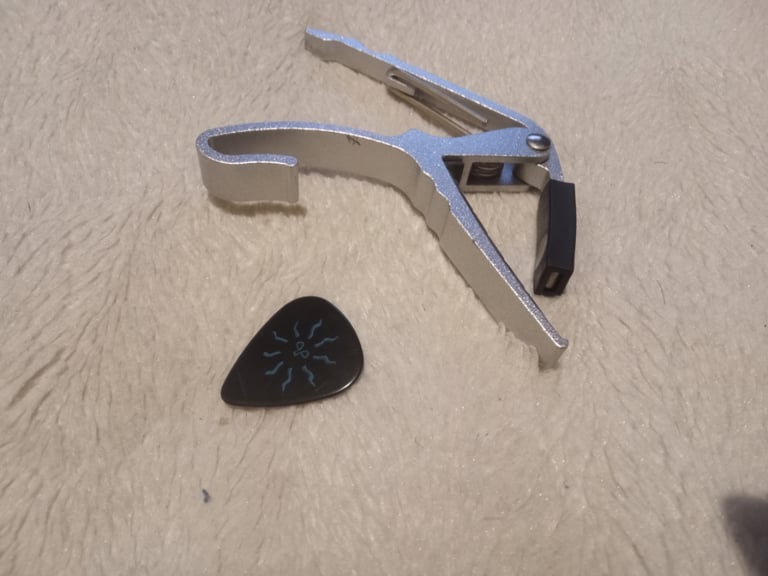 Acoustic guitar. Good condition