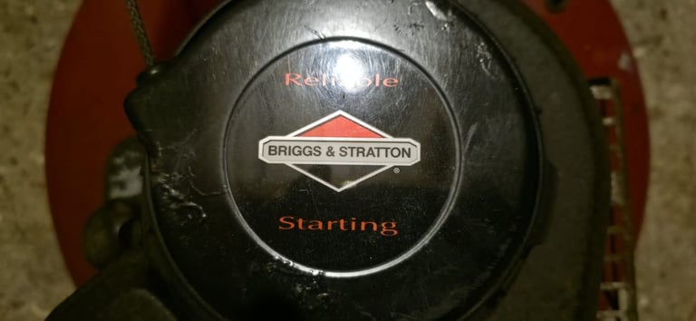 Briggs and Stratton Lawnmower 