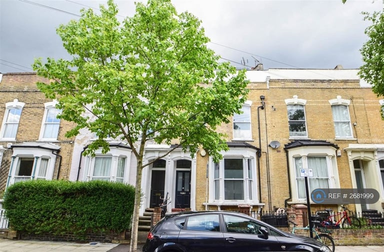 1 bedroom flat in Narford Road, London, E5 (1 bed) (#2681999)