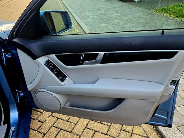 2010 Mercedes-Benz C Class C180 CGI BlueEFFICIENCY Executive LEATHER 90DAYS WARRANTY AUTO SALOON ...