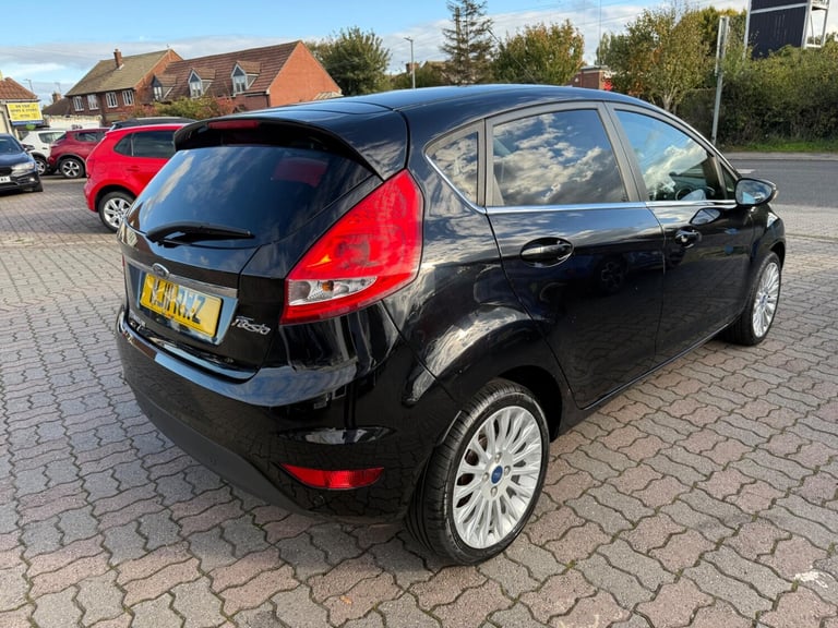 2011 Ford Fiesta 1.4 Titanium 5dr HATCHBACK Petrol Automatic