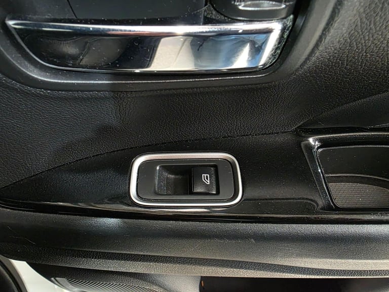 2019 Mitsubishi Outlander 2.4h TwinMotor 13.8kWh 4hs CVT 4WD Euro 6 (s/s) 5dr ESTATE Petrol/Elect...