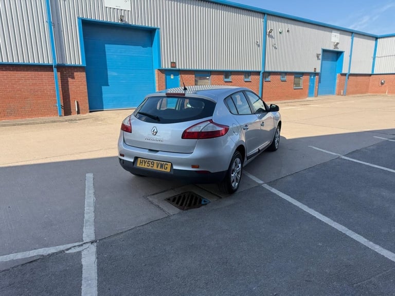 2010 Renault Megane 1.6 16V Expression Euro 4 5dr HATCHBACK Petrol Manual - Image 6