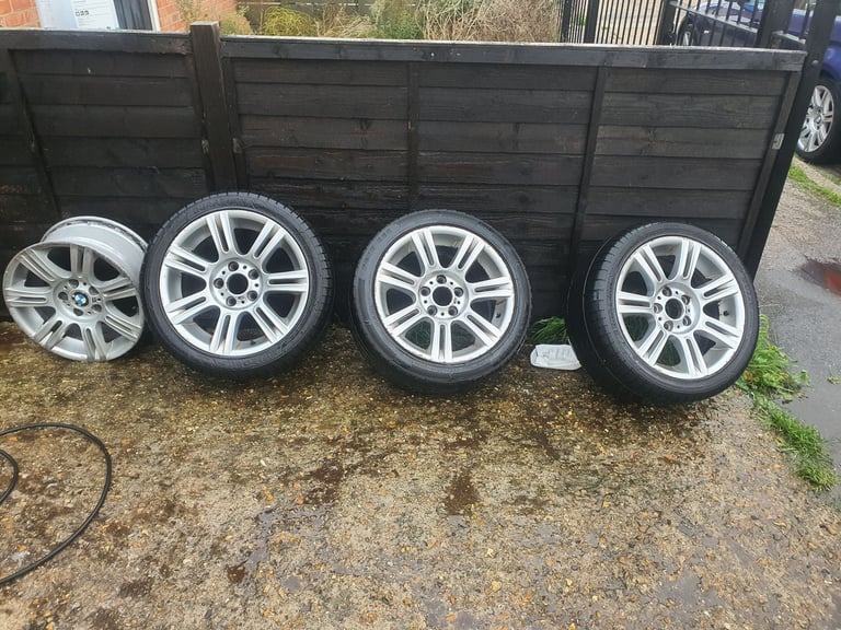 Bmw E91 staggerd M sport alloys 