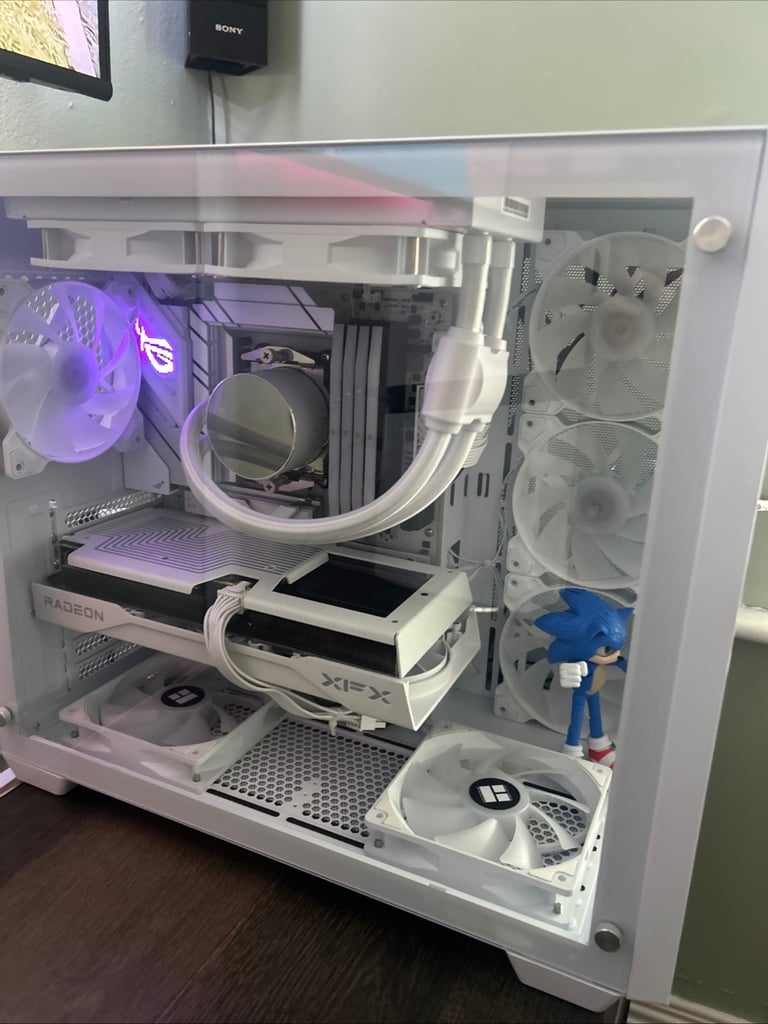 Custom High end gaming pc, AMD, ROG, rtx 9060 XT 16gb, 2TB Samsung 990 evo, 64gb memory 