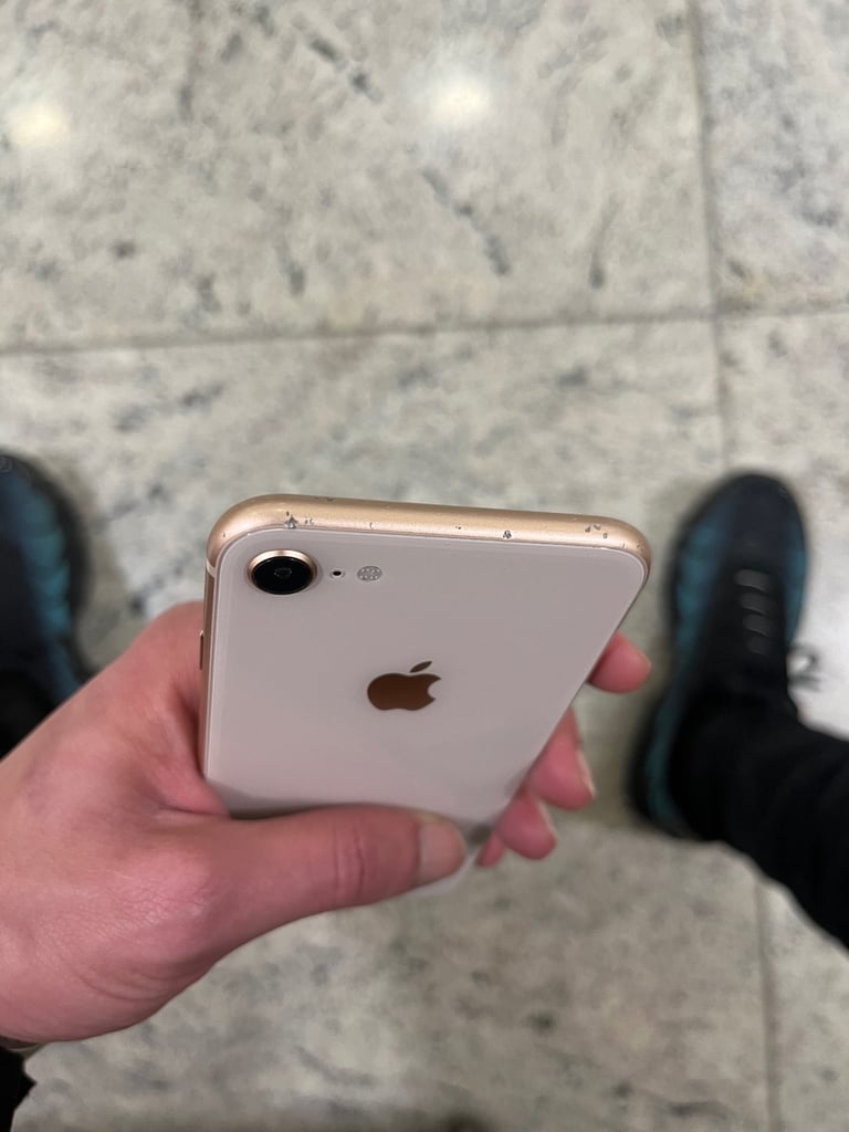IPHONE SE ROSE GOLD 2020 for sale 