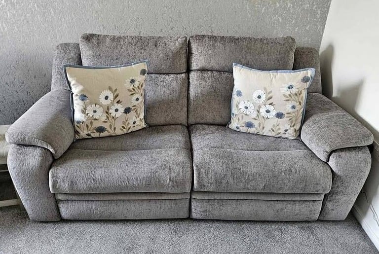 image for DFS BARRETT Manual Recliner Sofas ..3+2..🎄🎄Delivery included WV, WS and DY Postcodes 