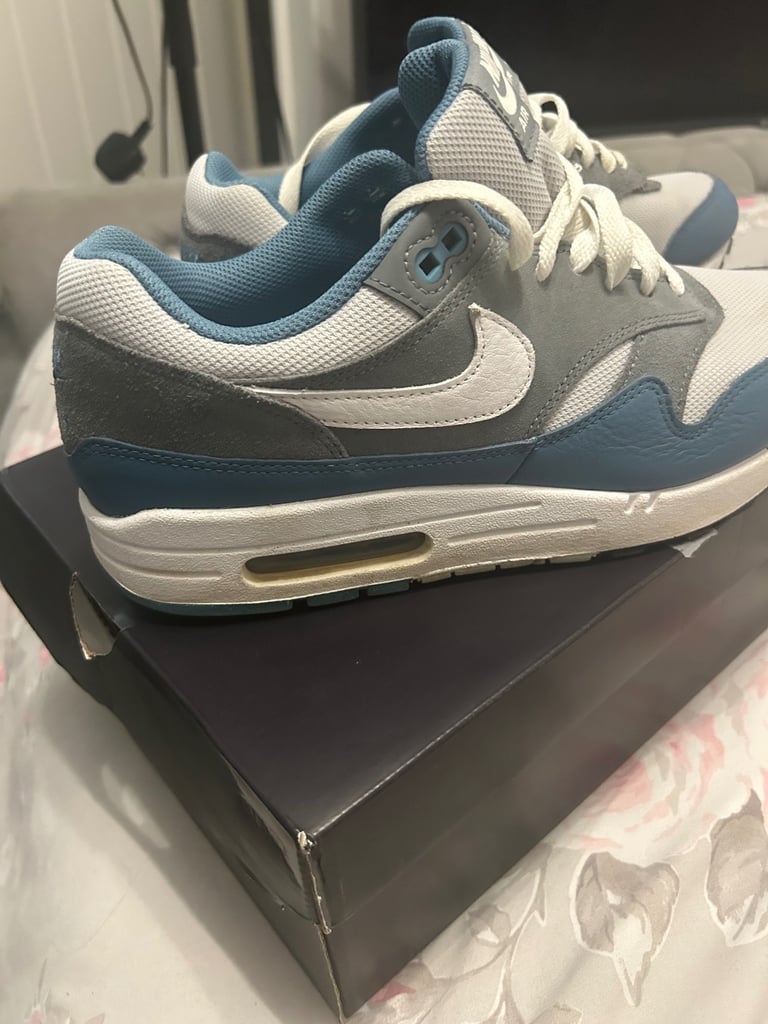 image for 8.5 Nike air max 