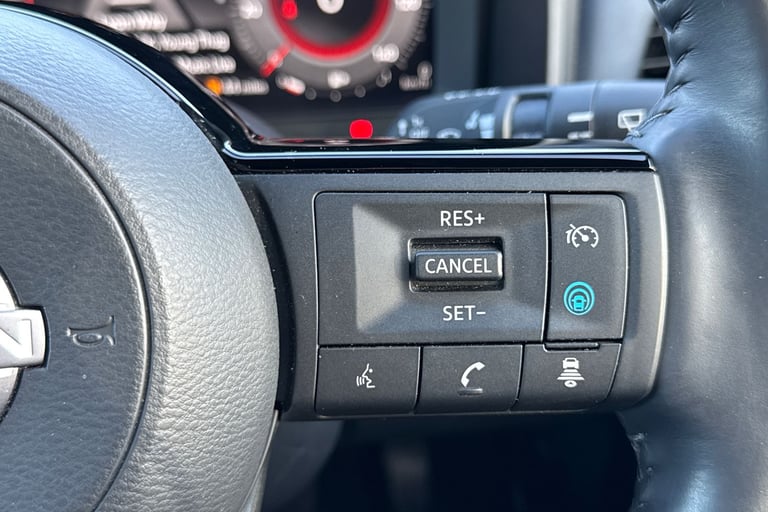 2022 Nissan Qashqai 1.3 DiG-T MH Tekna 5dr Hatchback Petrol Manual