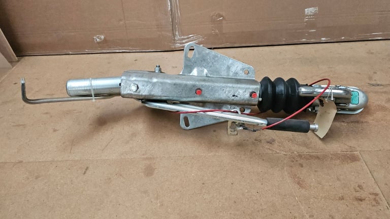 Knott KF13 caravan / trailer hitch assembly