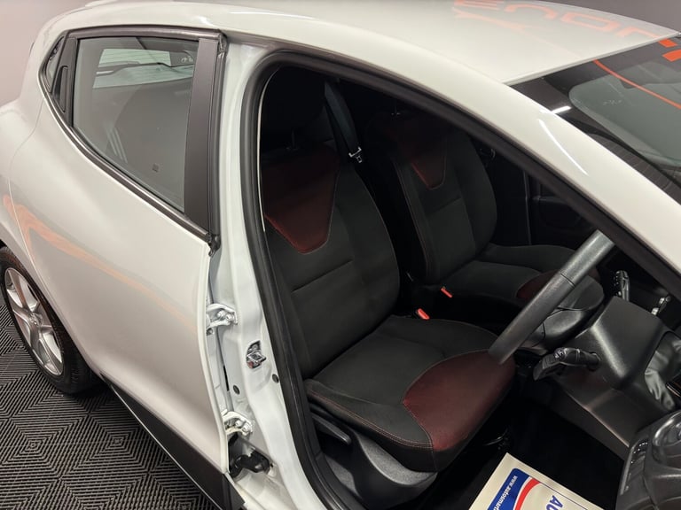 2016 Renault Clio 1.2 16V Play 5dr HATCHBACK Petrol Manual