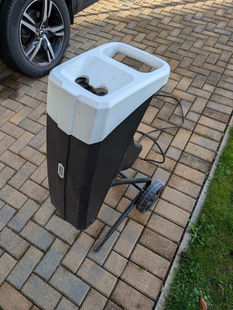 image for MacAllister Wood Chipper 2400W