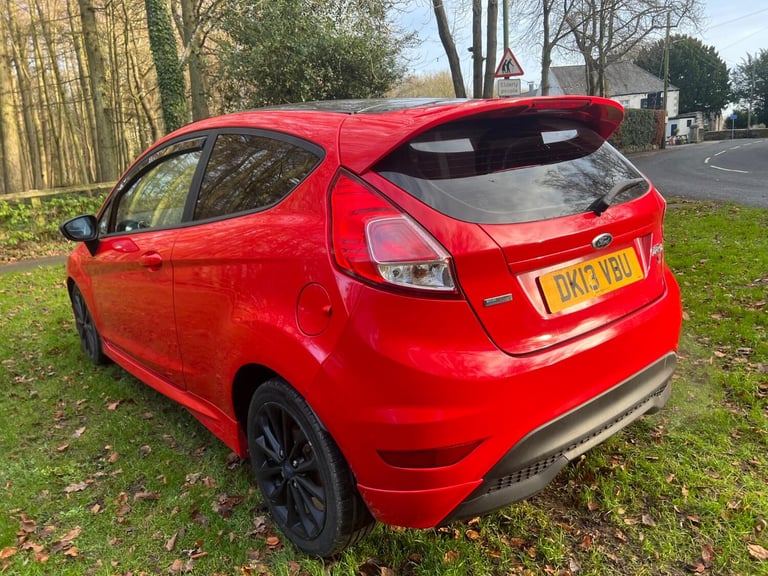 FORD FIESTA 1.0 T EcoBoost Zetec S Red Manual Petrol 2013