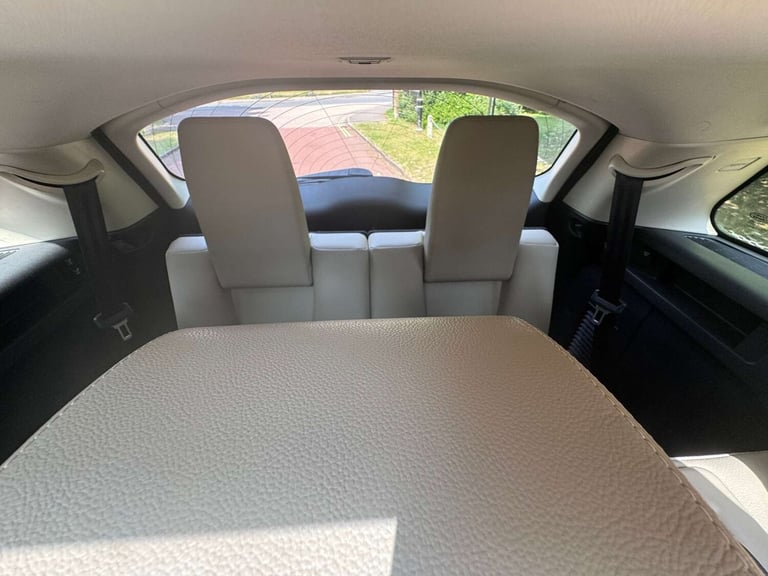 2015 Land Rover Discovery Sport 2.2 Discovery Sport HSE SD4 Auto 4WD 5dr SUV Diesel Automatic