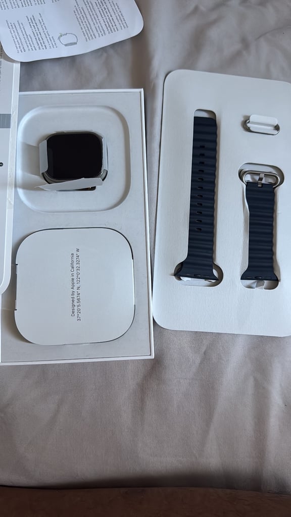 Apple Watch Ultra 2 , natural finish 