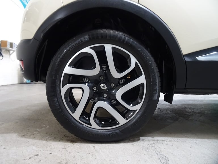 2016 Renault Captur 1.2 TCE Dynamique S Nav 5dr Automatic **LOW MILEAGE*ONLY 10000 MILES** HATCHB...