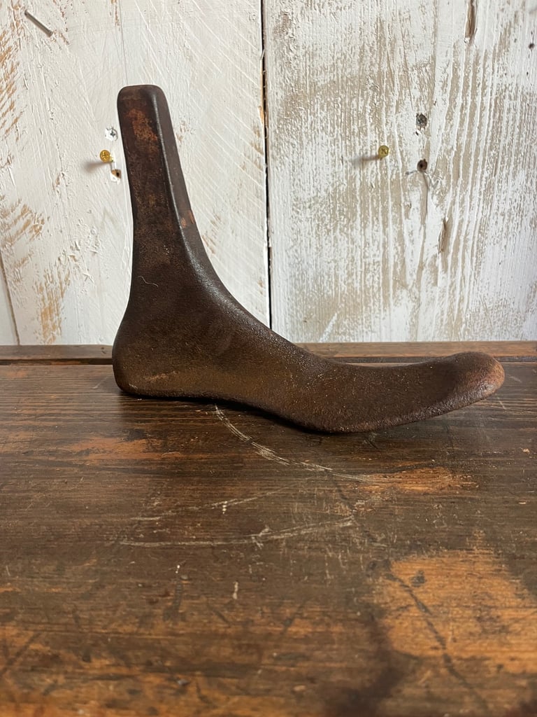 Vintage Cast Iron Cobbler’s Boot Last – Antique Shoemaking Tool / Industrial Decor