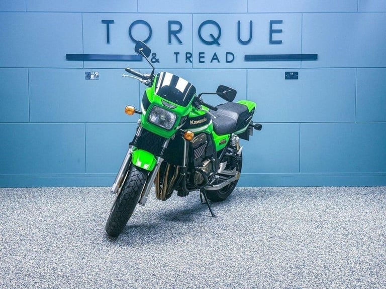 2007 07 KAWASAKI ZRX1200 R 1164CC - 714 MILES - RARE COLLECTOR BIKE - LOW MILES